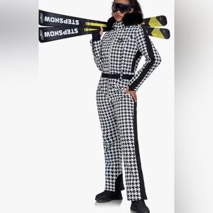 •NWT• Houndstooth Women’s Ski Suit